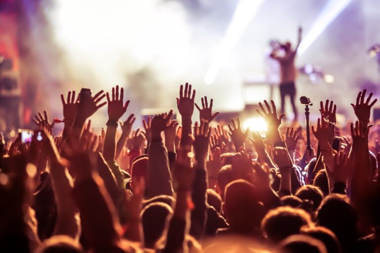 Der Konzert-Survival-Guide – Insider-Tipps, Packliste und mehr